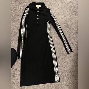 Selling Michael Kors short black dress !